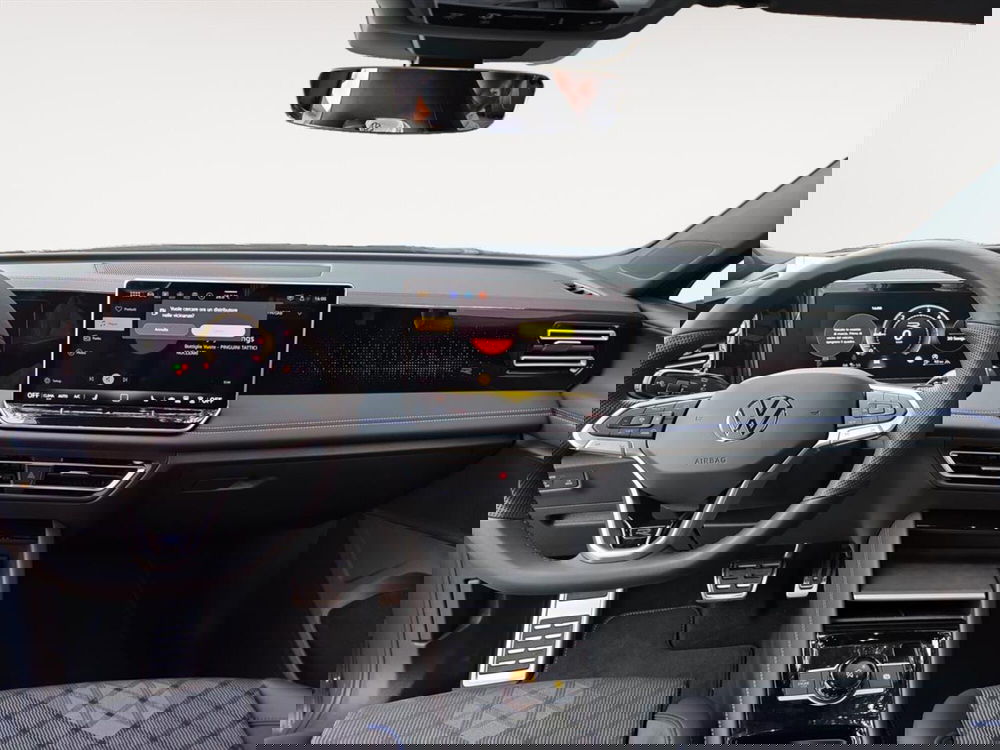 Volkswagen Tiguan nuova a Lecco (9)