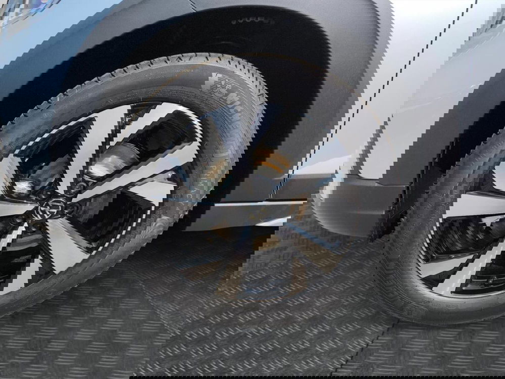 Volkswagen Taigo nuova a Lecco (14)