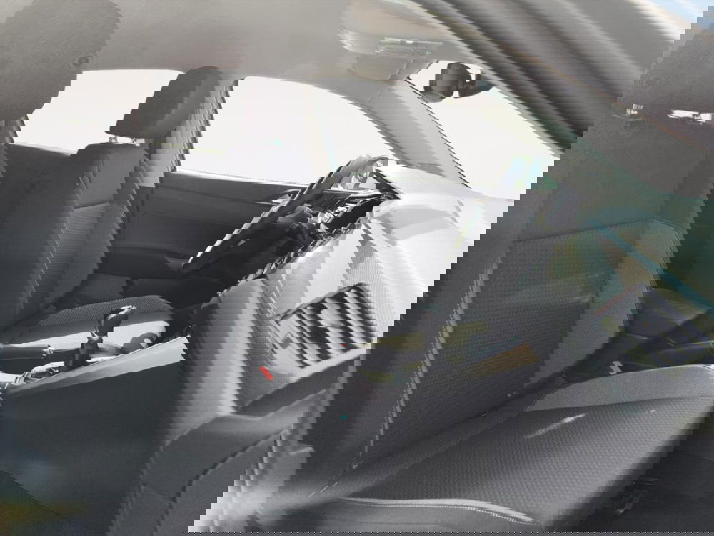 Volkswagen Taigo nuova a Lecco (15)