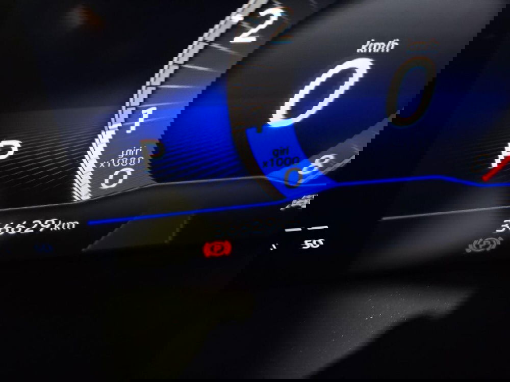 Volkswagen T-Cross usata a Lecco (13)