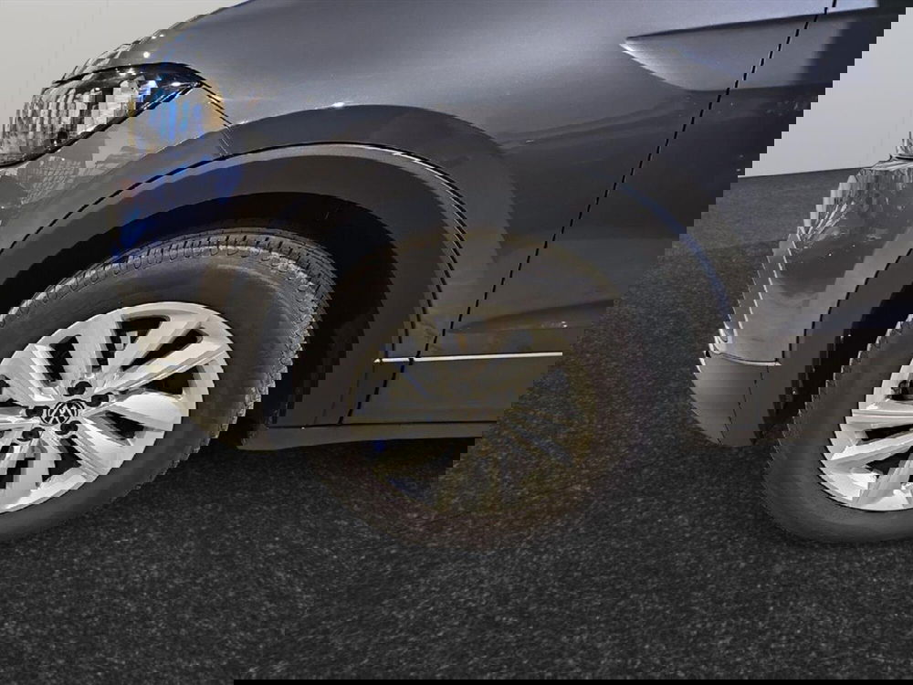 Volkswagen T-Cross usata a Lecco (15)