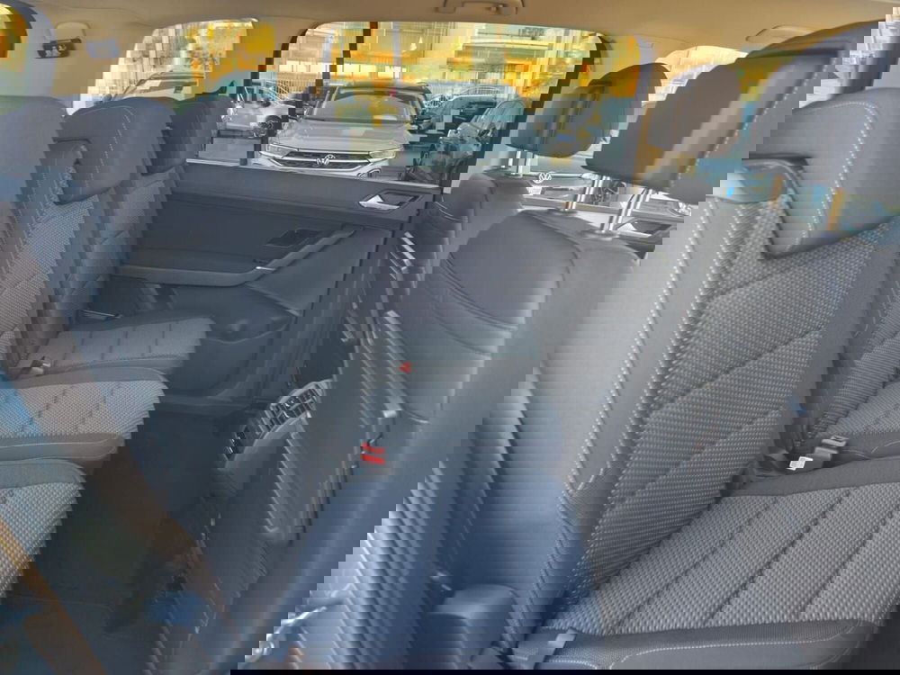 Volkswagen Touran nuova a Lecco (10)