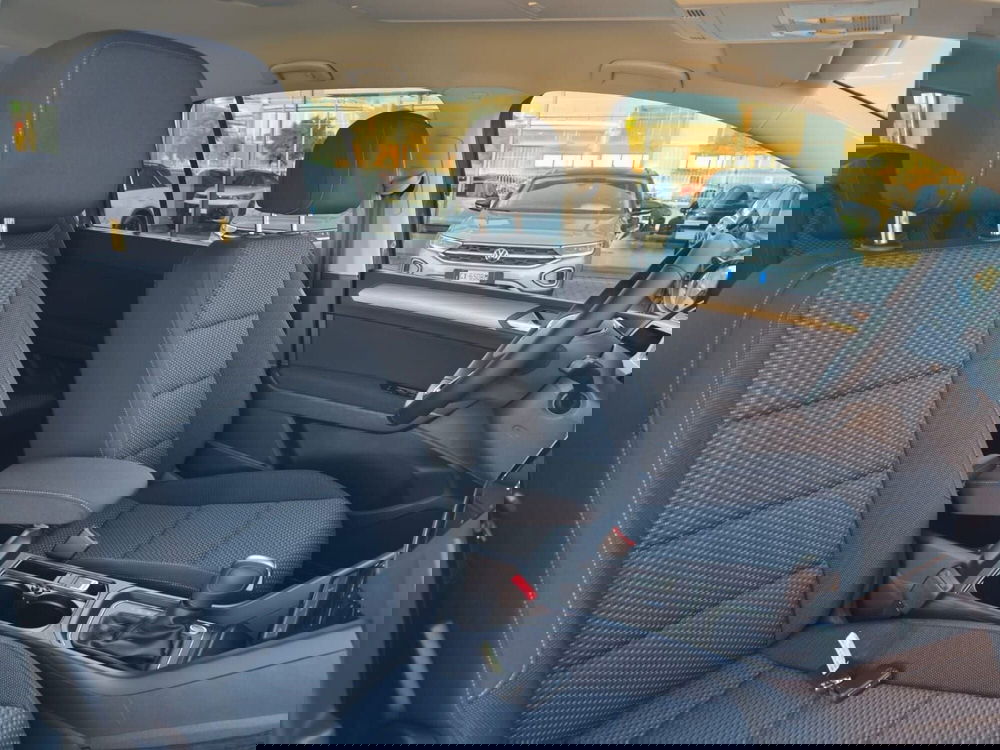 Volkswagen Touran nuova a Lecco (11)