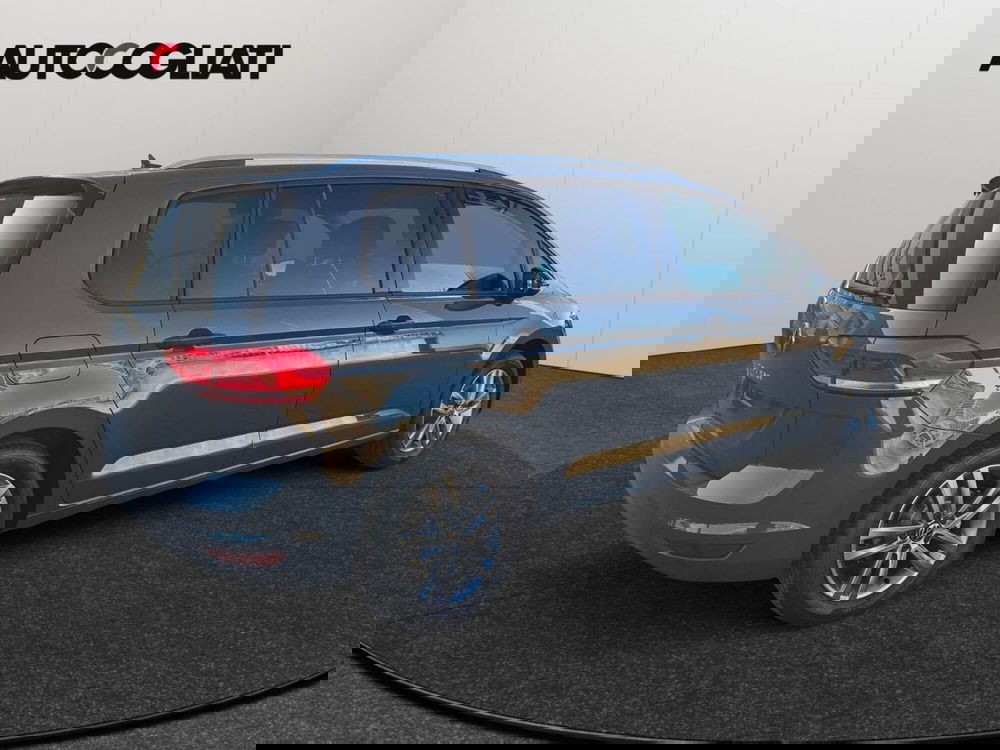 Volkswagen Touran nuova a Lecco (3)