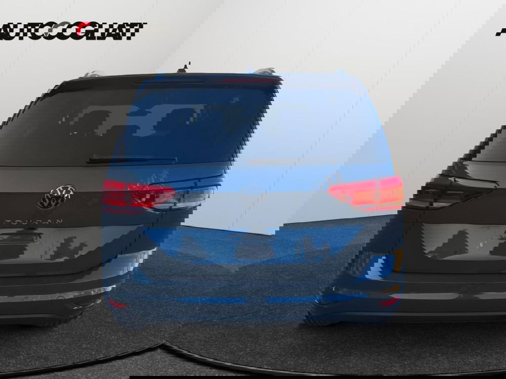 Volkswagen Touran nuova a Lecco (5)