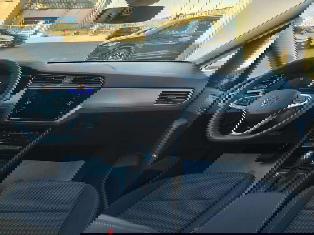 Volkswagen Touran nuova a Lecco (8)