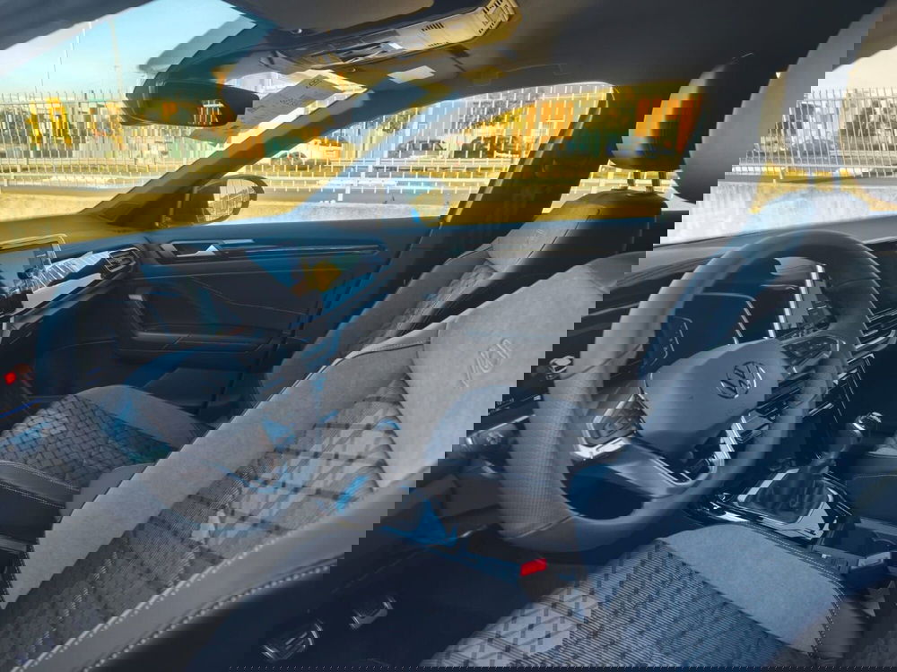 Volkswagen T-Roc nuova a Lecco (5)