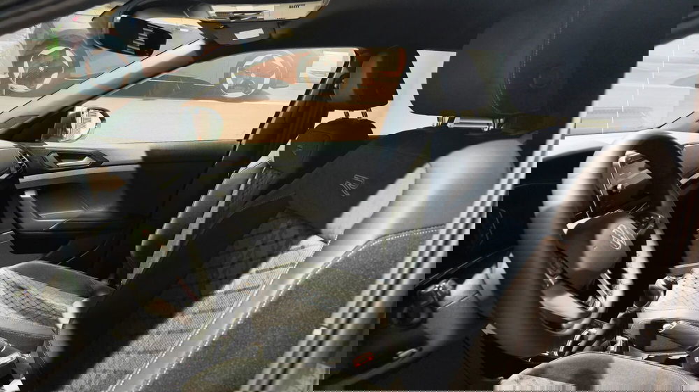 Volkswagen T-Cross nuova a Lecco (6)