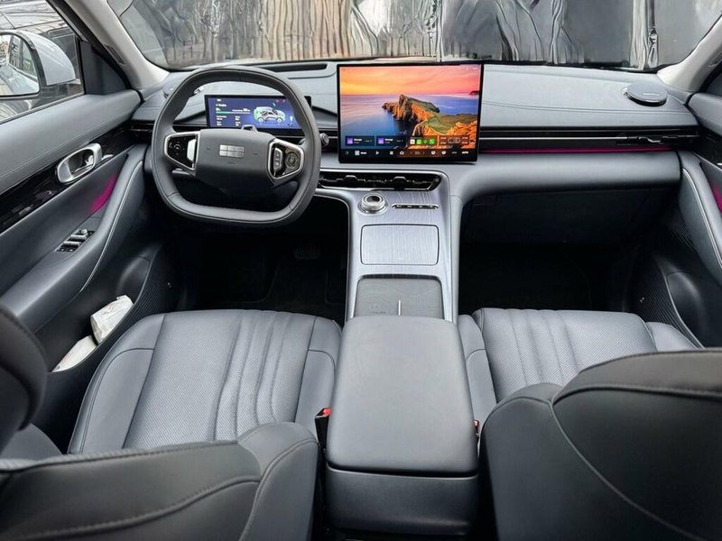 Geely EX5 nuova a Varese (4)