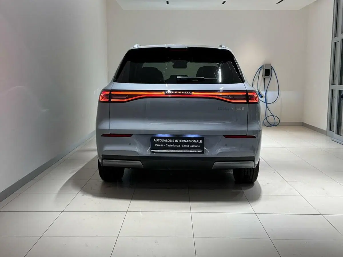 Geely EX5 nuova a Varese (7)
