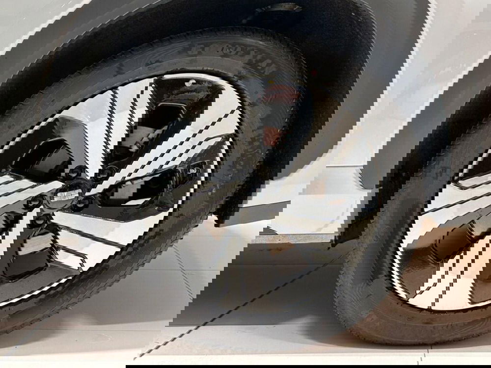 Geely EX5 nuova a Varese (9)