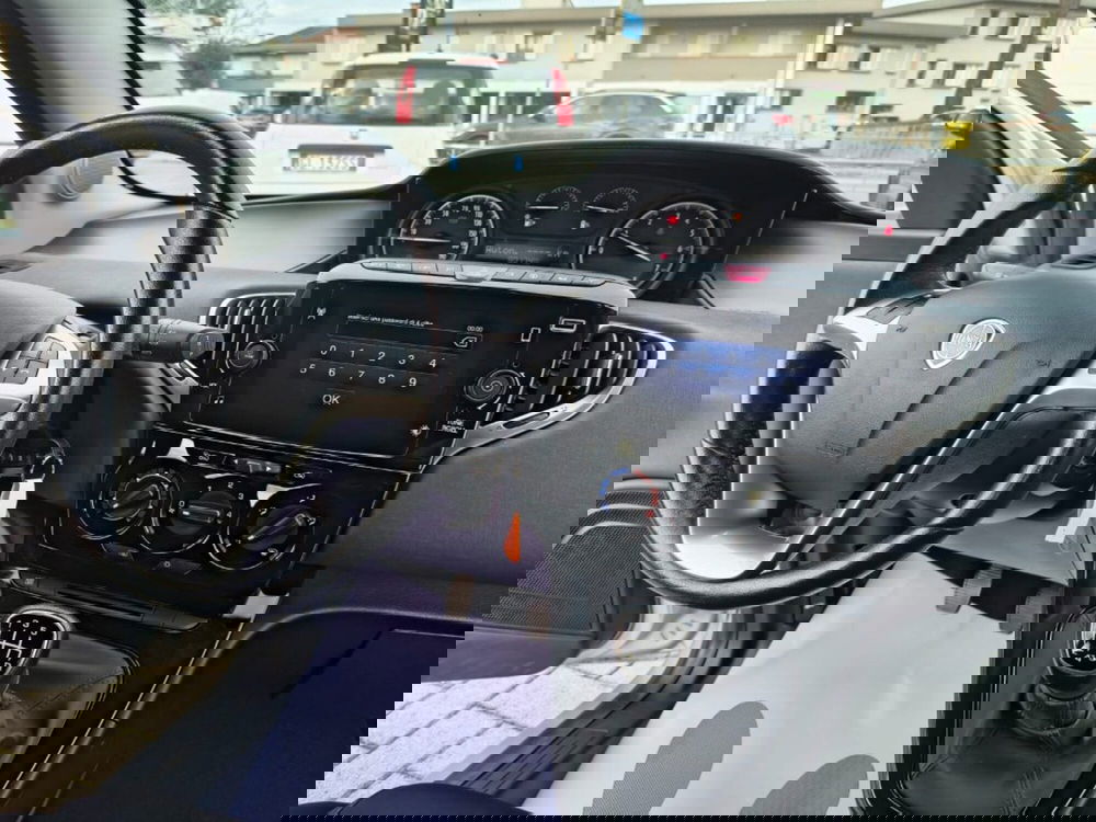 Lancia Ypsilon usata a Firenze (16)