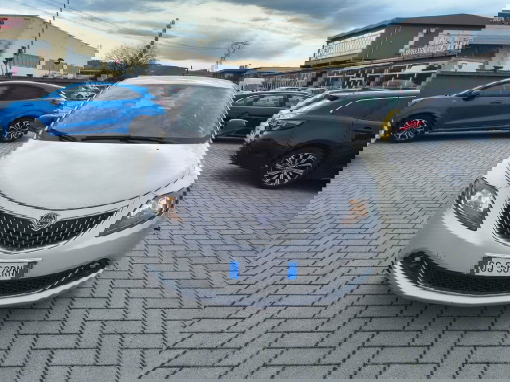 Lancia Ypsilon usata a Firenze (2)