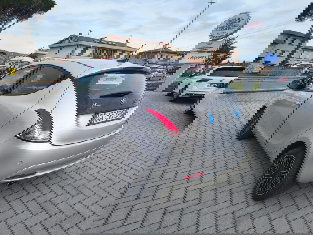 Lancia Ypsilon usata a Firenze (6)