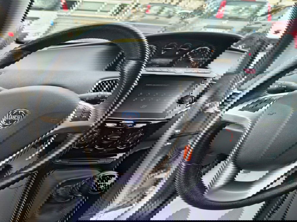 Lancia Ypsilon usata a Firenze (9)