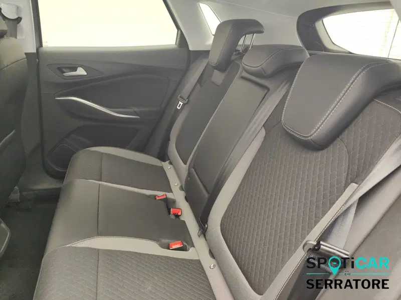 Opel Grandland nuova a Como (13)