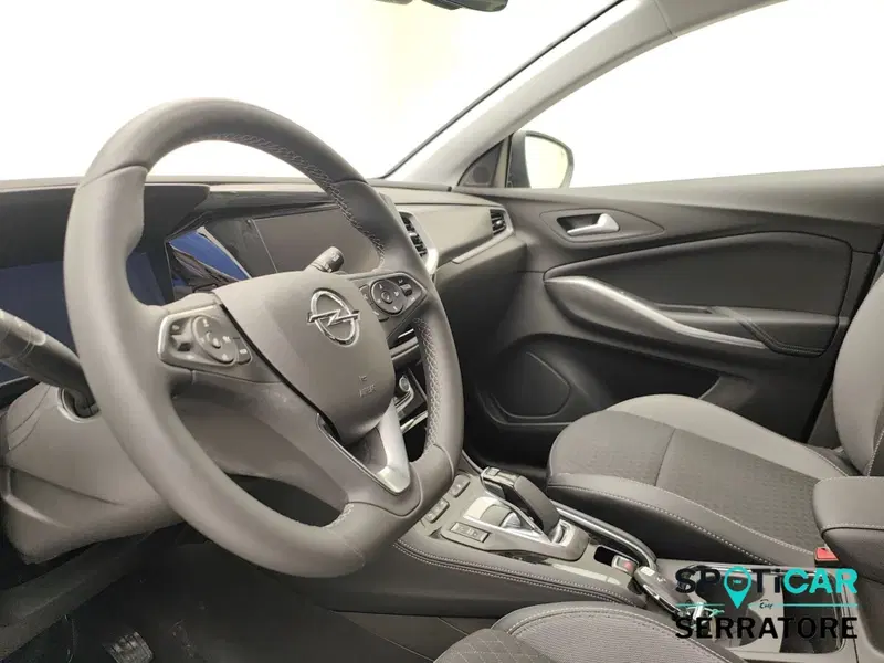 Opel Grandland nuova a Como (15)