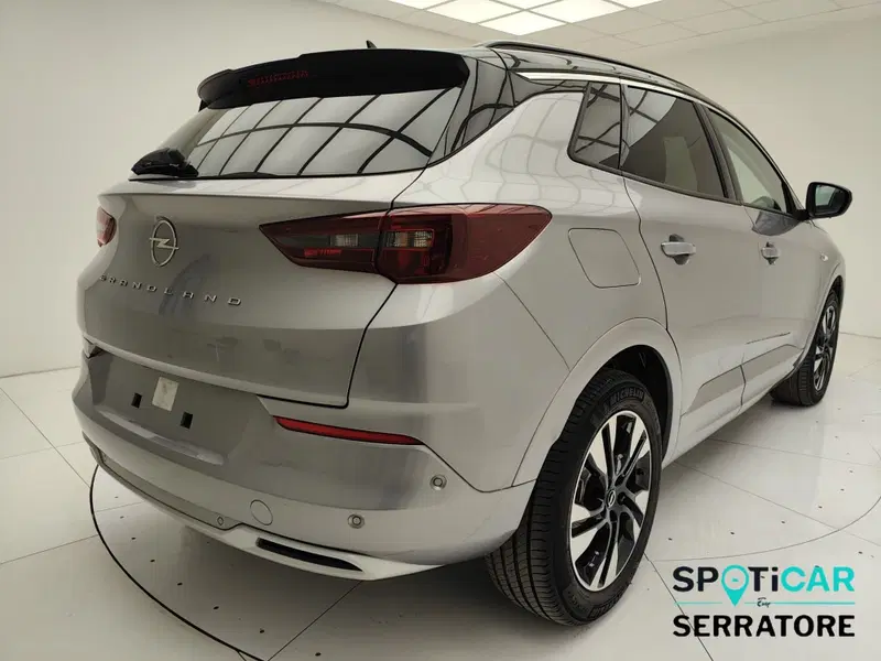 Opel Grandland nuova a Como (5)