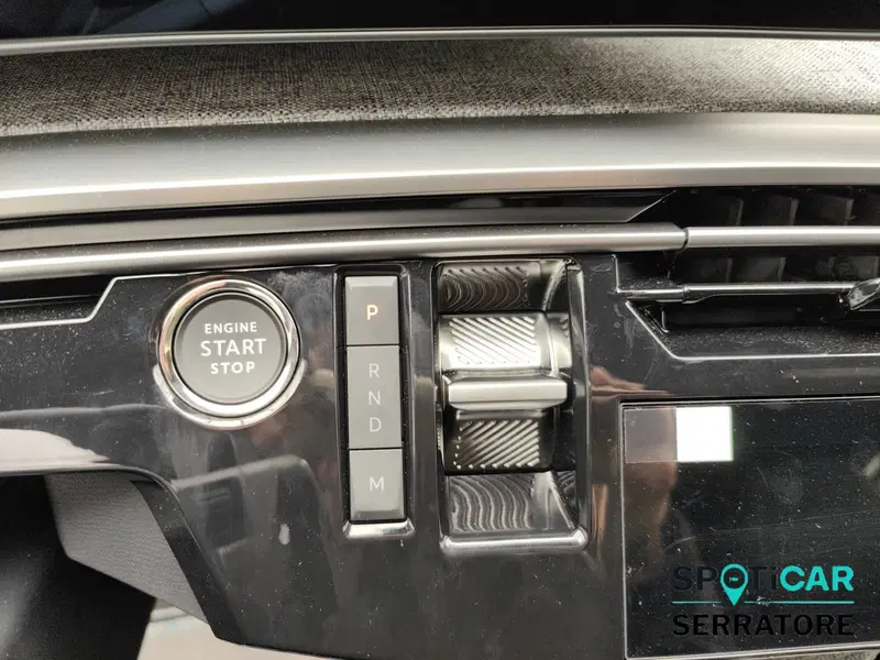 Peugeot 5008 nuova a Como (11)