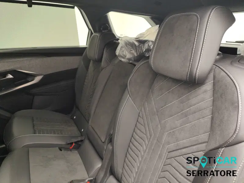 Peugeot 5008 nuova a Como (13)