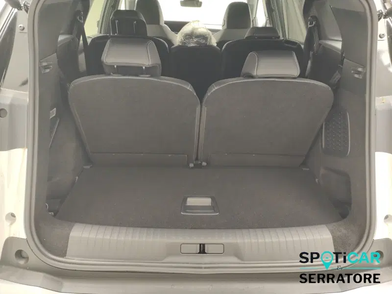 Peugeot 5008 nuova a Como (14)