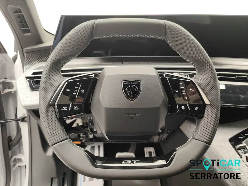 Peugeot 5008 nuova a Como (8)