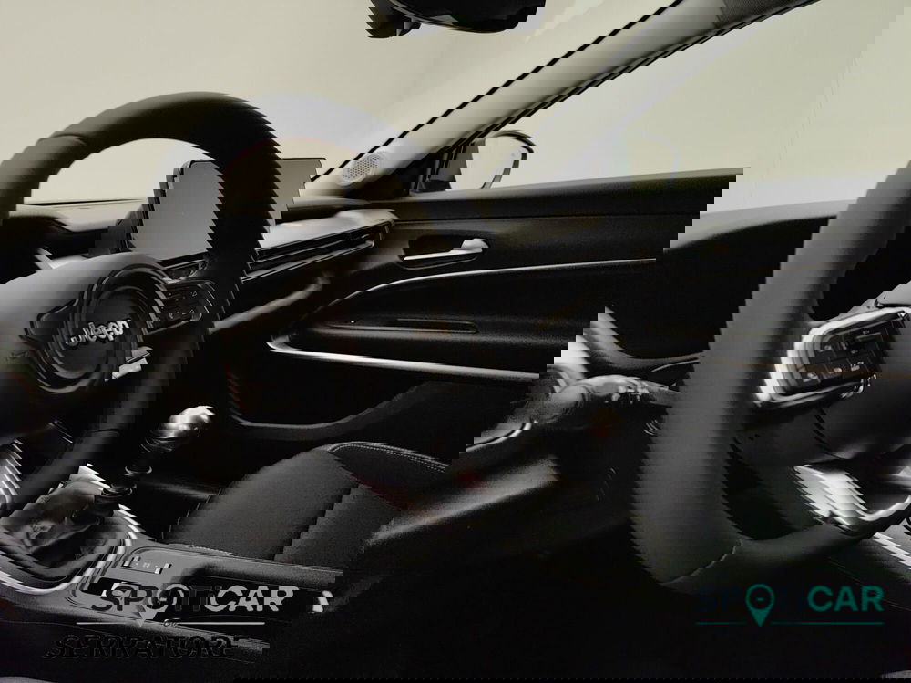 Jeep Avenger nuova a Como (9)