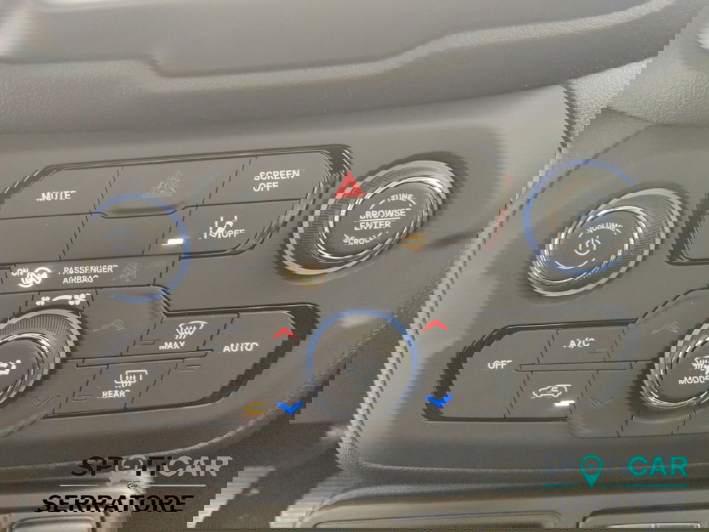 Jeep Renegade nuova a Como (15)