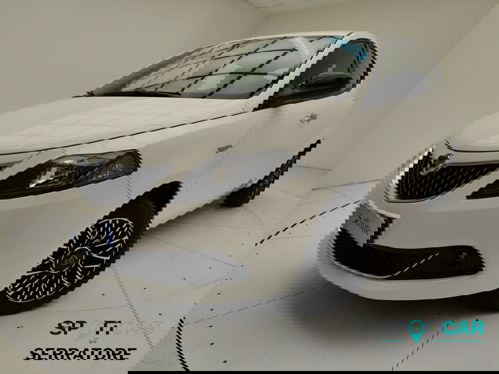 Lancia Ypsilon nuova a Como