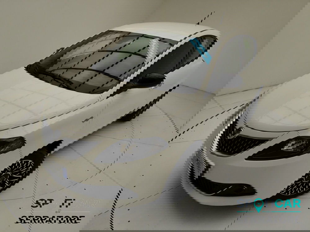 Lancia Ypsilon nuova a Como (14)