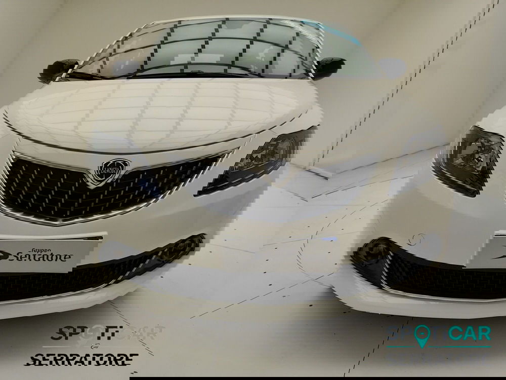 Lancia Ypsilon nuova a Como (2)