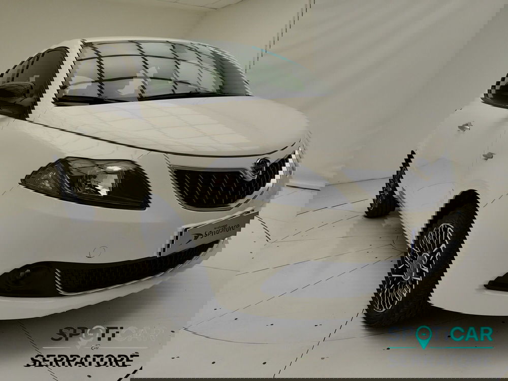 Lancia Ypsilon nuova a Como (3)