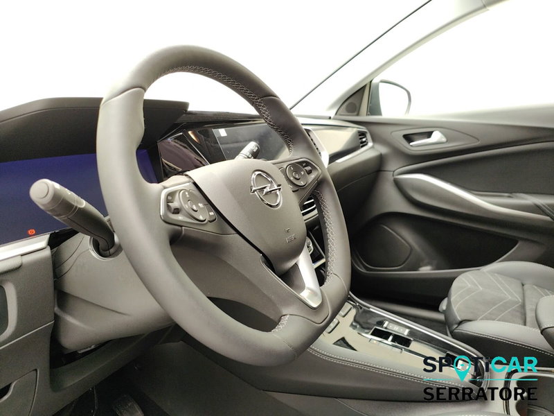 Opel Grandland nuova a Como (8)