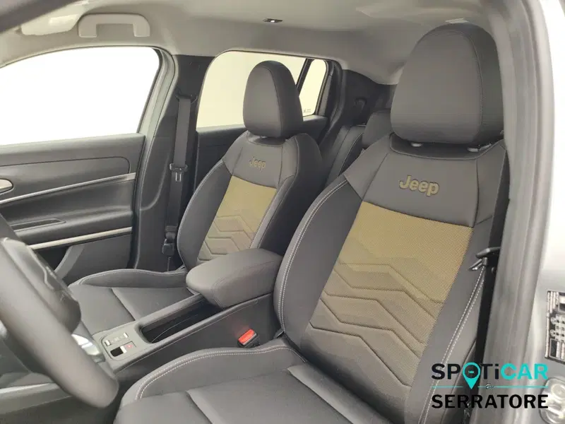 Jeep Avenger nuova a Como (11)