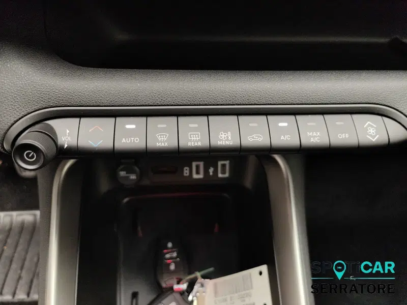 Jeep Avenger nuova a Como (16)
