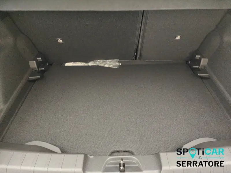 Jeep Avenger nuova a Como (18)