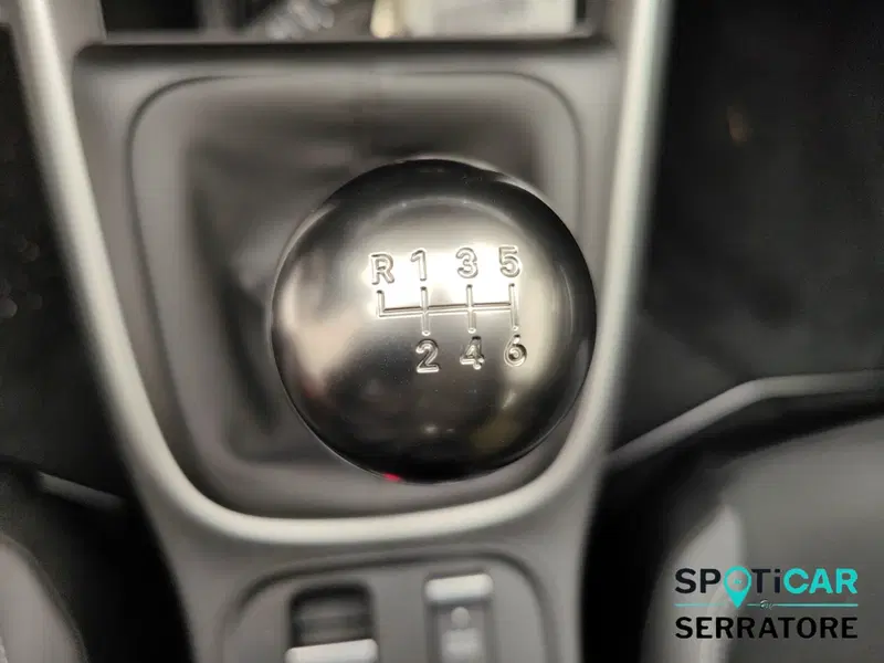 Jeep Avenger nuova a Como (19)