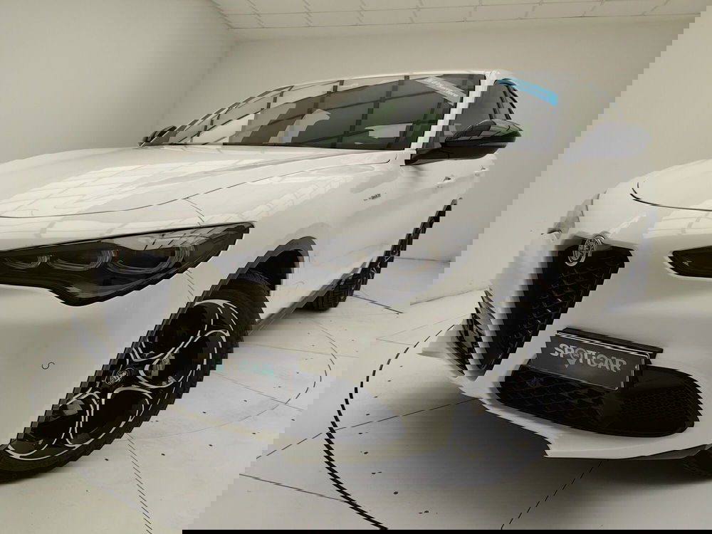 Alfa Romeo Stelvio nuova a Como