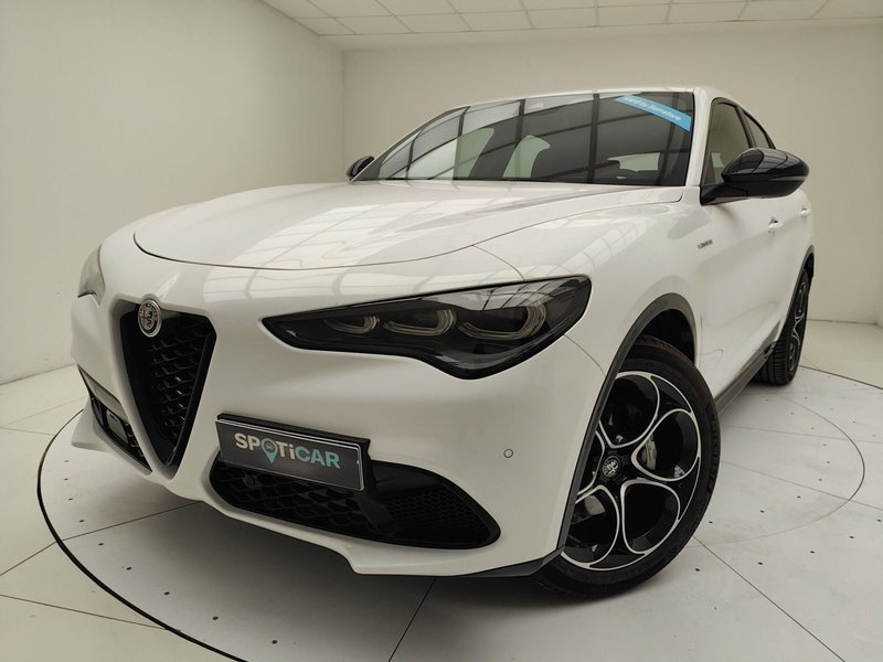 Alfa Romeo Stelvio nuova a Como