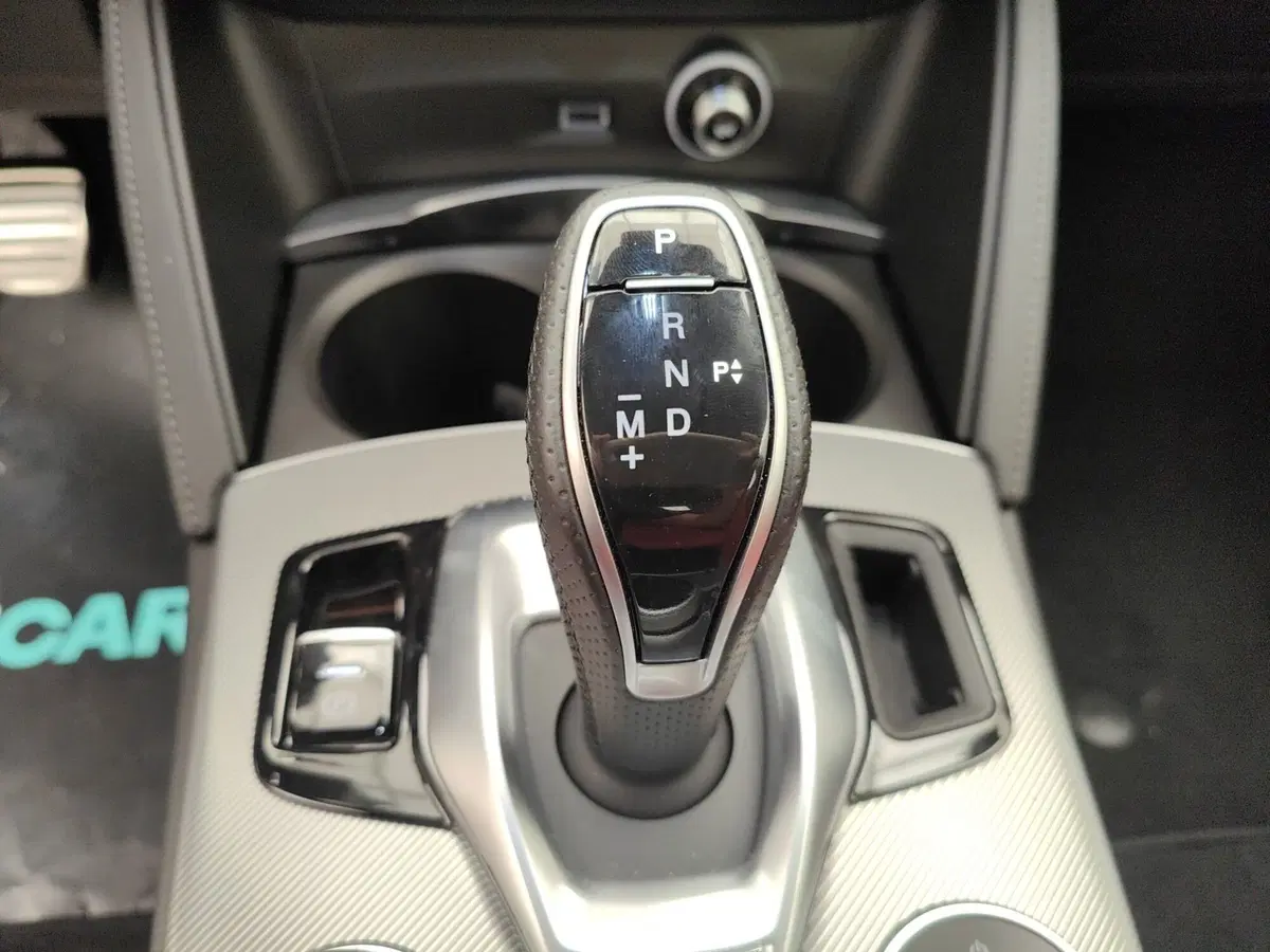 Alfa Romeo Stelvio nuova a Como (12)
