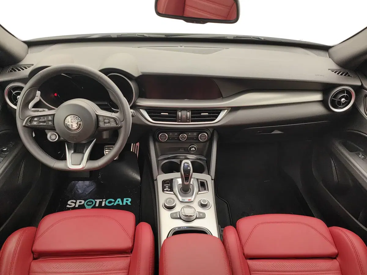 Alfa Romeo Stelvio nuova a Como (14)