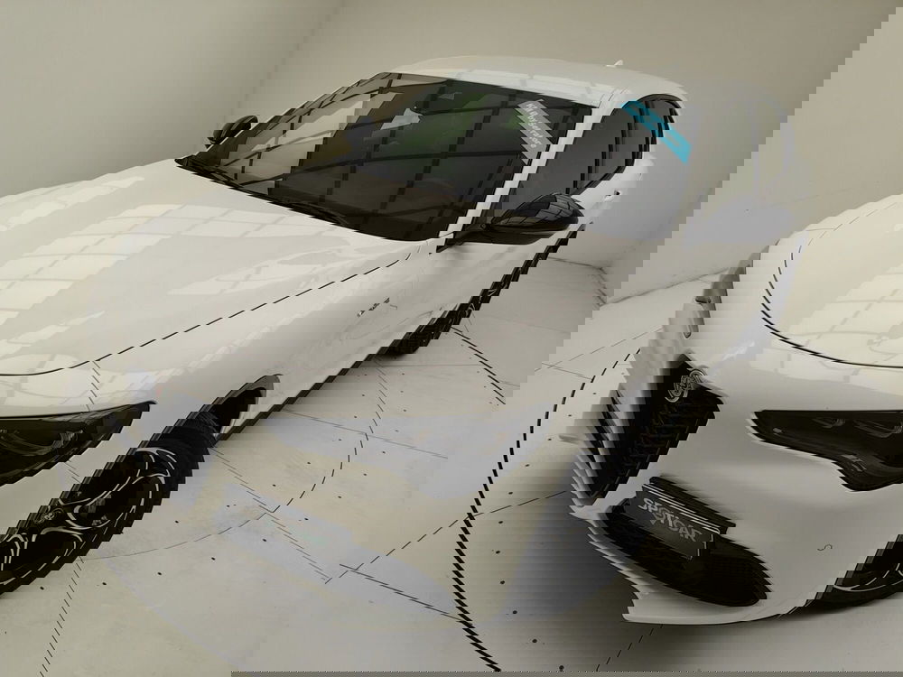 Alfa Romeo Stelvio nuova a Como (15)