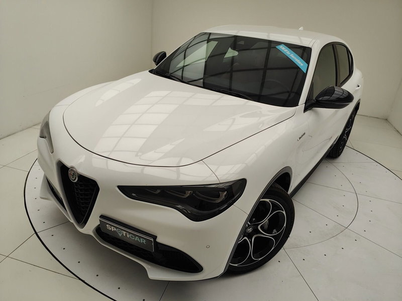 Alfa Romeo Stelvio nuova a Como (15)