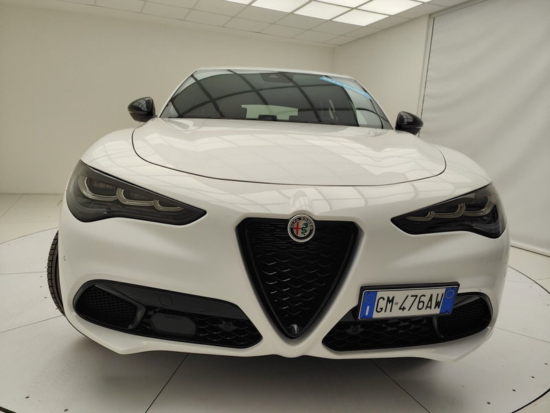 Alfa Romeo Stelvio nuova a Como (2)