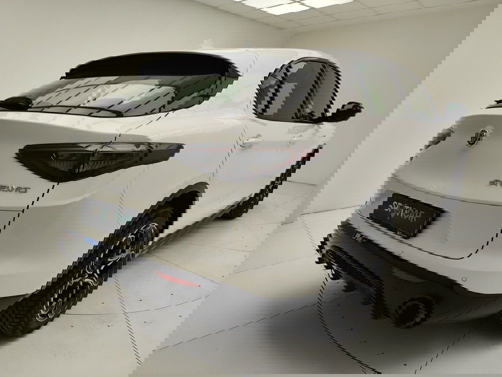 Alfa Romeo Stelvio nuova a Como (5)