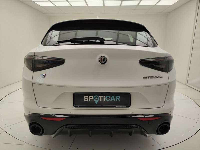 Alfa Romeo Stelvio nuova a Como (6)