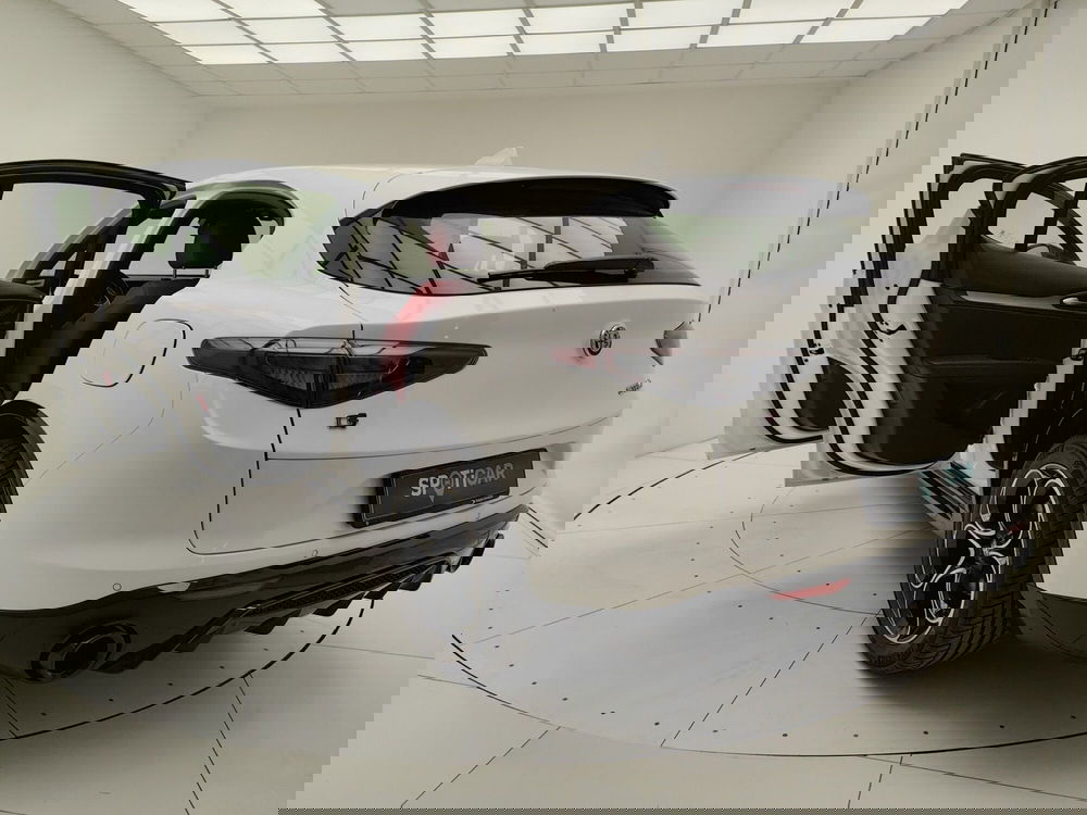 Alfa Romeo Stelvio nuova a Como (7)