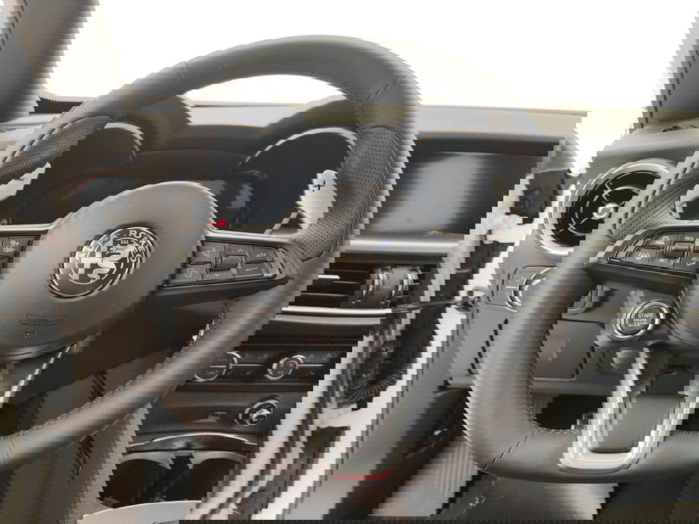 Alfa Romeo Stelvio nuova a Como (9)