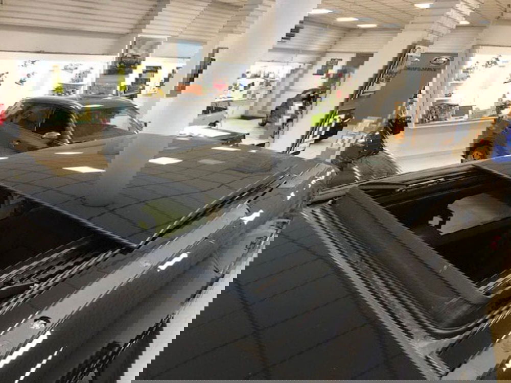 Land Rover Defender usata a Milano (10)