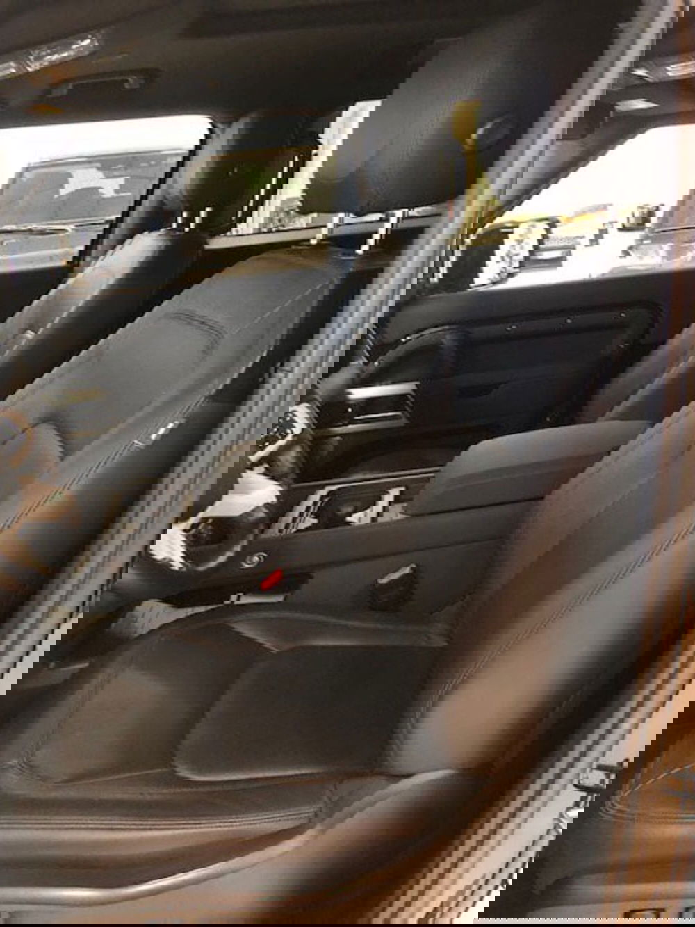 Land Rover Defender usata a Milano (15)